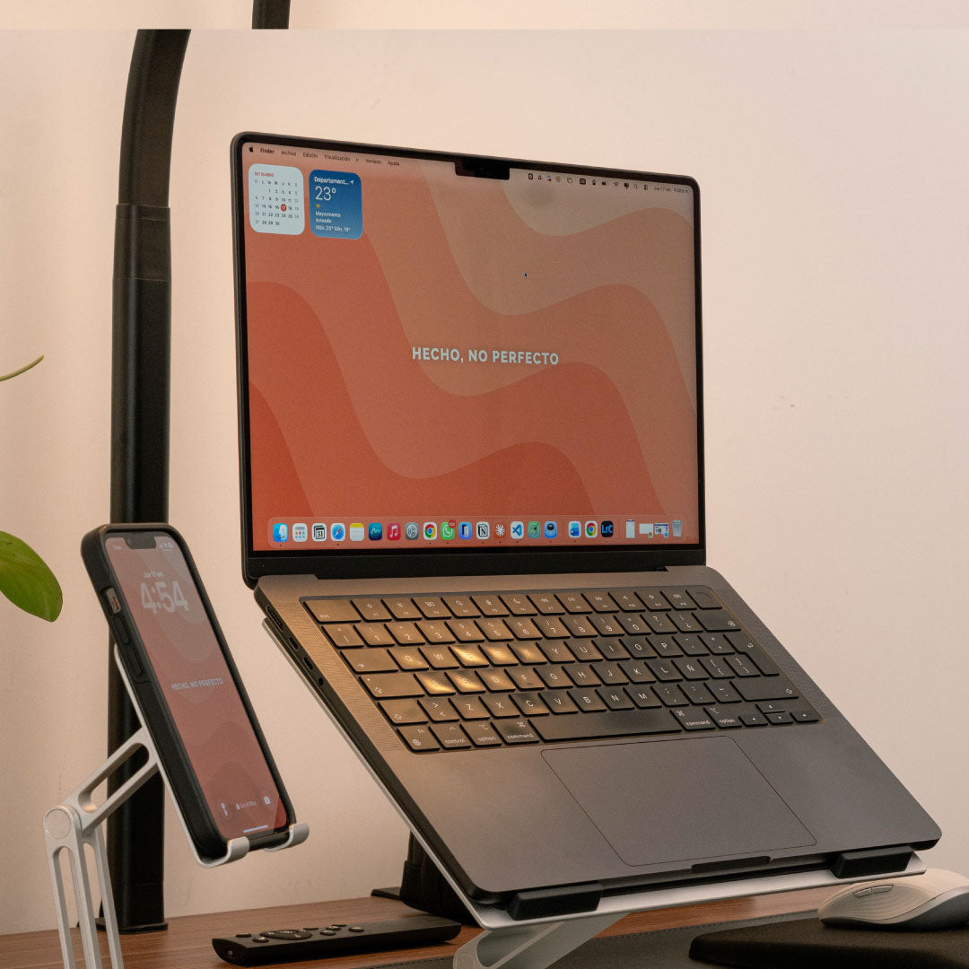 Otro wallpaper Ondas a pantalla completa en una MacBook