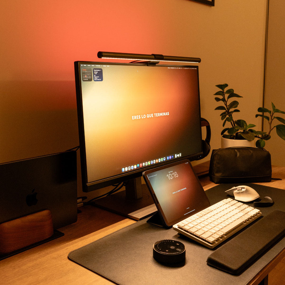 Otro wallpaper Mesh a pantalla completa en una MacBook
