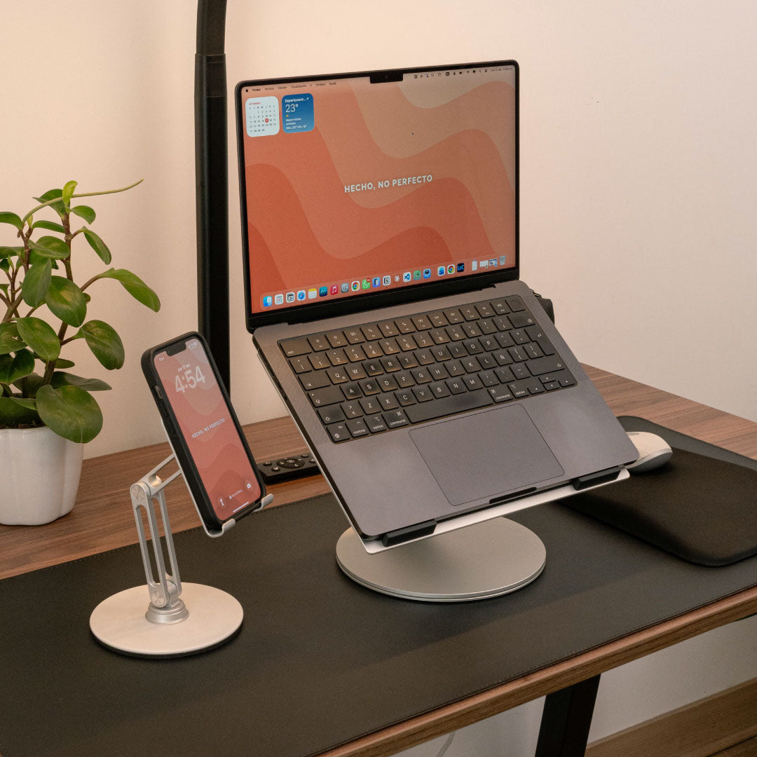 Wallpaper Ondas a pantalla completa en una MacBook